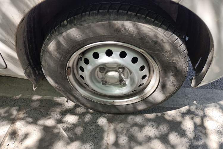 Used Wuling Hongguang V 2019 1.5L Jingqu Version China VI LAR Right Front Wheel Hub