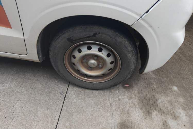 Used Wuling Hongguang V 2019 1.5L Jingqu Version China VI LAR Right Front Wheel Hub