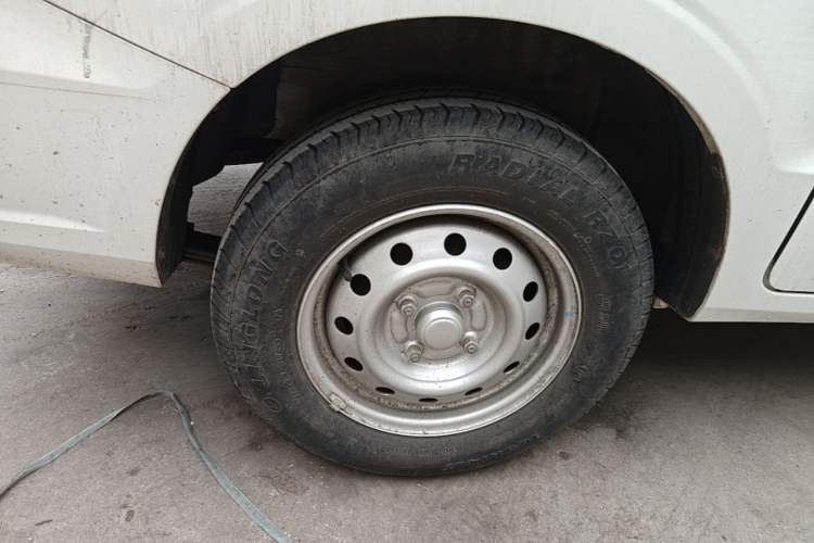 Used Wuling Hongguang V 2019 1.5L Jingqu Version China VI LAR Right Rear Wheel Hub
