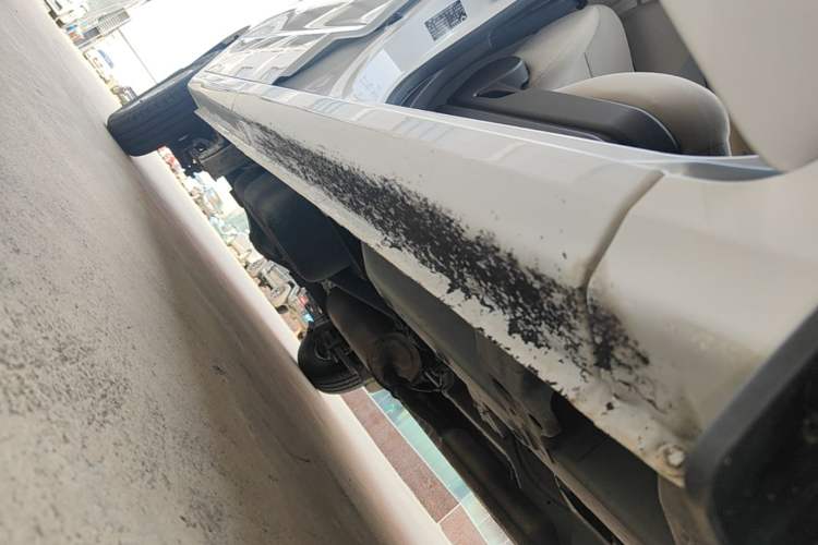 Used Wuling Hongguang V 2019 1.5L Jingqu Edition Sealed-Window Vehicle China VI LAR Right Side Sill