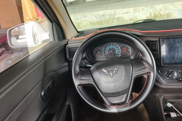 Used Wuling Hongguang V 2019 1.5L Standard Version China VI LAR Steering Wheel