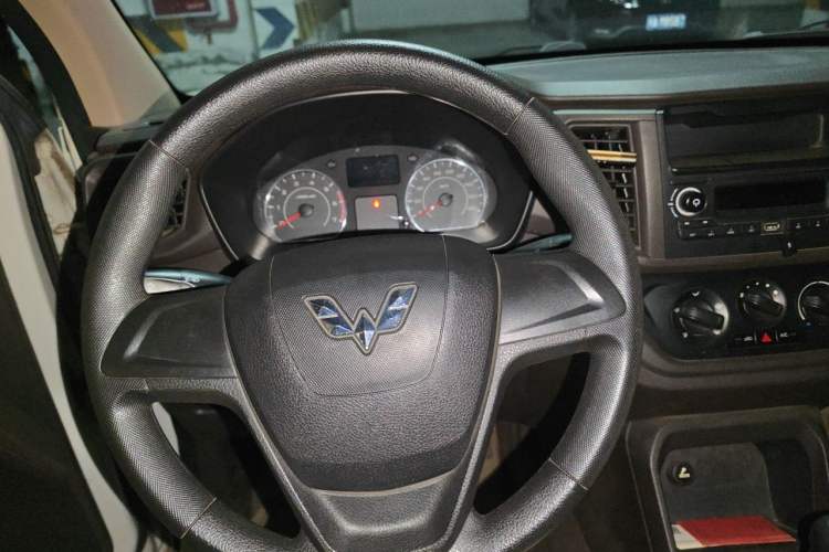 Used Wuling Hongguang V 2019 1.5L Jingqu Version China VI LAR Steering Wheel