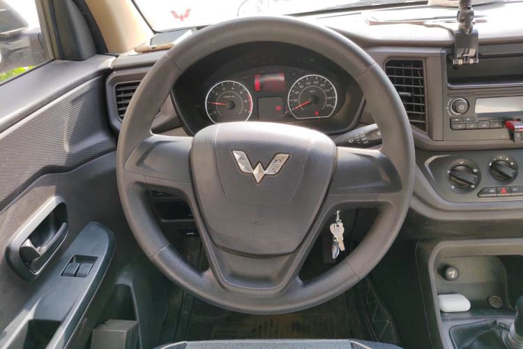 Used Wuling Hongguang V 2019 1.5L Jingqu Version China VI LAR Steering Wheel
