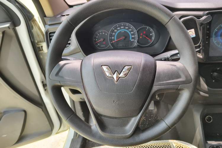 Used Wuling Hongguang V 2019 1.5L Enjoyment Version China VI LAR Steering Wheel