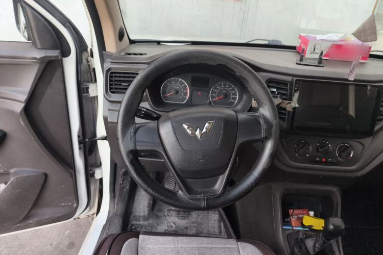 Used Wuling Hongguang V 2019 1.5L Base Version China VI LAR Steering Wheel