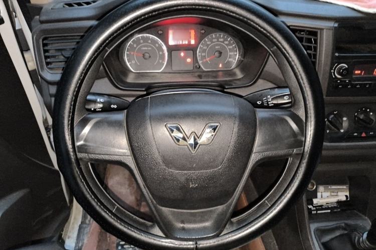 Used Wuling Hongguang V 2019 1.5L Jingqu Version China VI LAR Steering Wheel