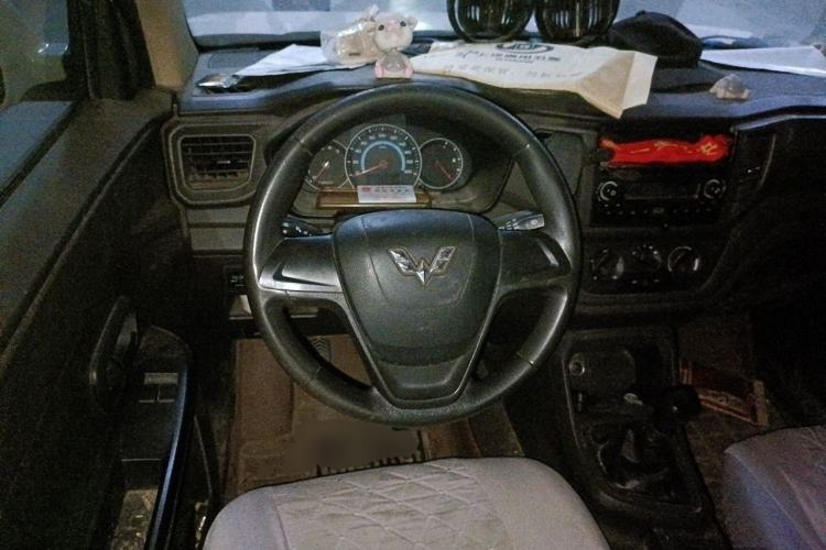 Used Wuling Hongguang V 2019 1.5L Standard Version China VI LAR Steering Wheel
