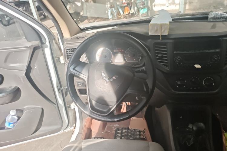 Used Wuling Hongguang V 2019 1.5L Base Version China VI LAR Steering Wheel