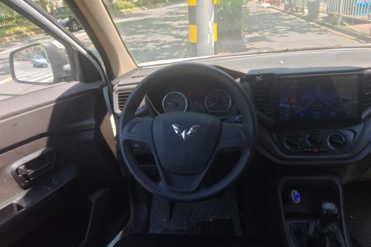 Used Wuling Hongguang V 2019 1.5L Jingqu Version China VI LAR Steering Wheel