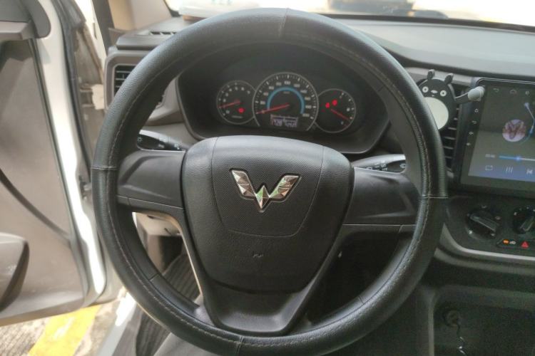 Used Wuling Hongguang V 2019 1.5L Enjoyment Version China VI LAR Steering Wheel