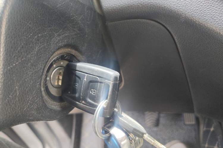 Used Wuling Hongguang V 2019 1.5L Jingqu Edition Sealed-Window Vehicle China VI LAR Vehicle Key