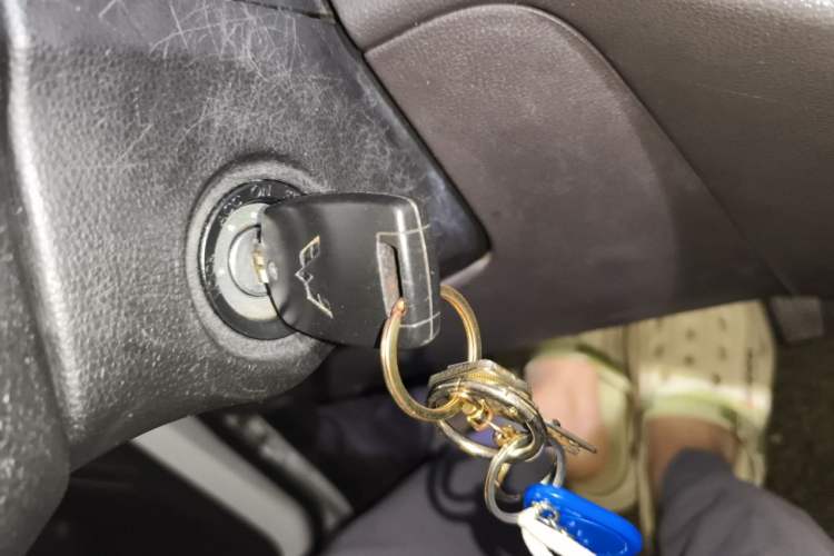 Used Wuling Hongguang V 2019 1.5L Jingqu Edition Sealed-Window Vehicle China VI LAR Vehicle Key