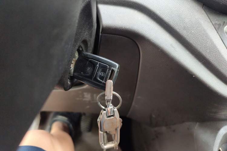 Used Wuling Hongguang V 2019 1.5L Enjoyment Version China VI LAR Vehicle Key