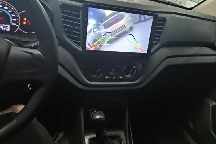 Used Wuling Hongguang V 2019 1.5L Enjoyment Version China VI LAR Audio And AC Panel