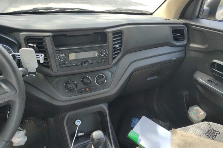 Used Wuling Hongguang V 2019 1.5L Jingqu Version China VI LAR Audio And AC Panel