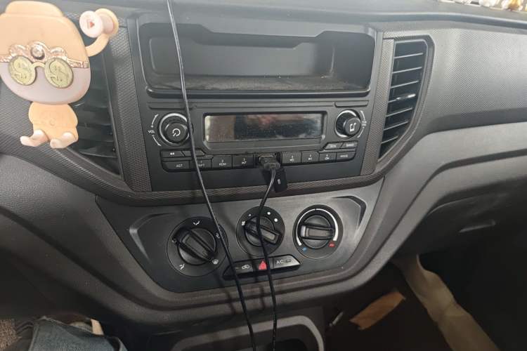 Used Wuling Hongguang V 2019 1.5L Base Version China VI LAR Audio And AC Panel