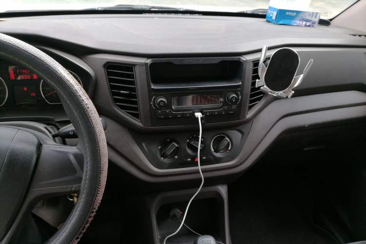 Used Wuling Hongguang V 2019 1.5L Jingqu Version China VI LAR Audio And AC Panel