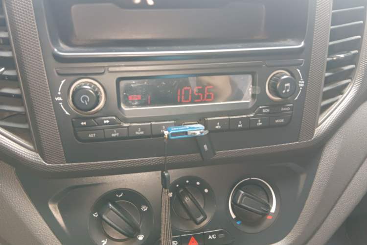 Used Wuling Hongguang V 2019 1.5L Jingqu Version China VI LAR Audio And AC Panel
