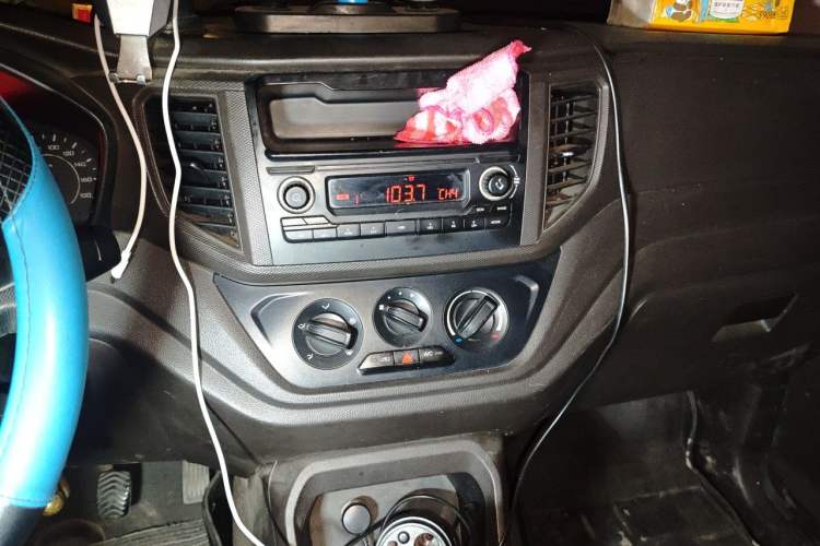 Used Wuling Hongguang V 2019 1.5L Base Version China VI LAR Audio And AC Panel