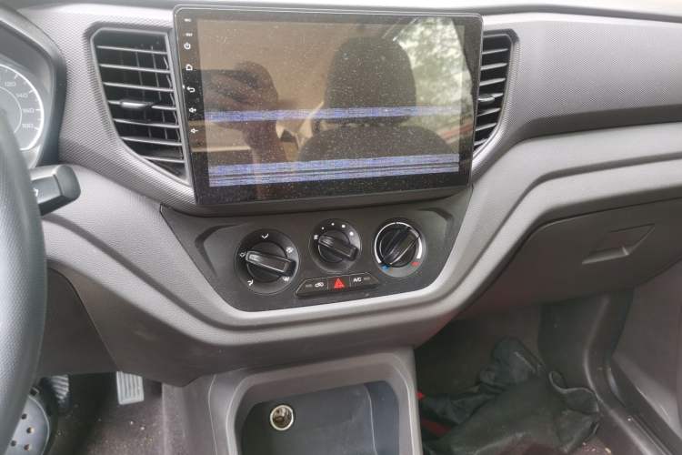 Used Wuling Hongguang V 2019 1.5L Jingqu Version China VI LAR Audio And AC Panel