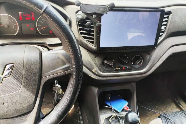 Used Wuling Hongguang V 2019 1.5L Jingqu Version China VI LAR Audio And AC Panel