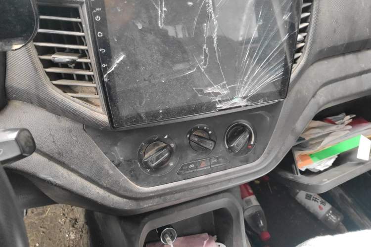 Used Wuling Hongguang V 2019 1.5L Jingqu Version China VI LAR Audio And AC Panel
