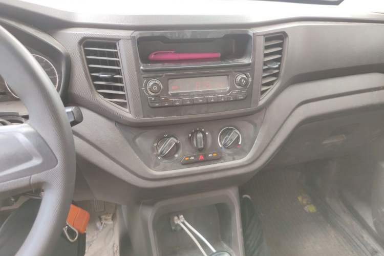 Used Wuling Hongguang V 2019 1.5L Jingqu Version China VI LAR Audio And AC Panel