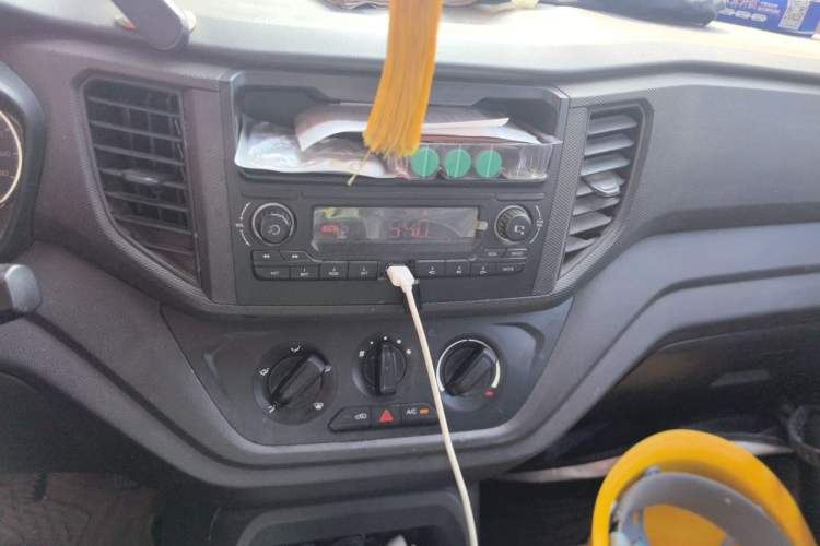 Used Wuling Hongguang V 2019 1.5L Jingqu Version China VI LAR Audio And AC Panel