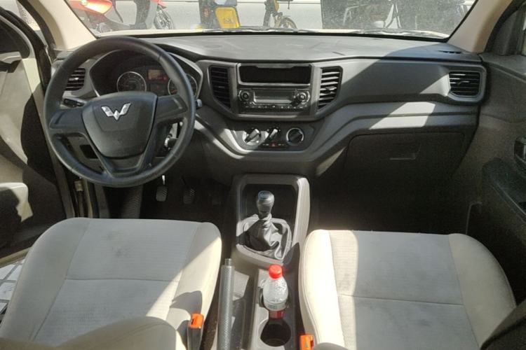 Used Wuling Hongguang V 2019 1.5L Jingqu Version China VI LAR Center Console