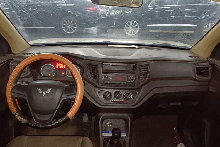 Used Wuling Hongguang V 2019 1.5L Jingqu Version China VI LAR Center Console