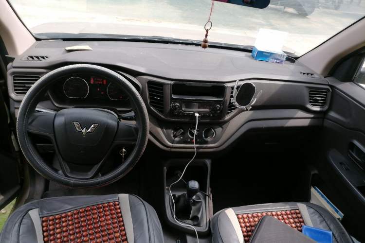 Used Wuling Hongguang V 2019 1.5L Jingqu Version China VI LAR Center Console