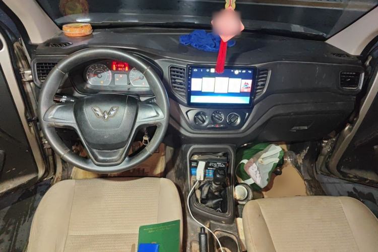 Used Wuling Hongguang V 2019 1.5L Jingqu Version China VI LAR Center Console
