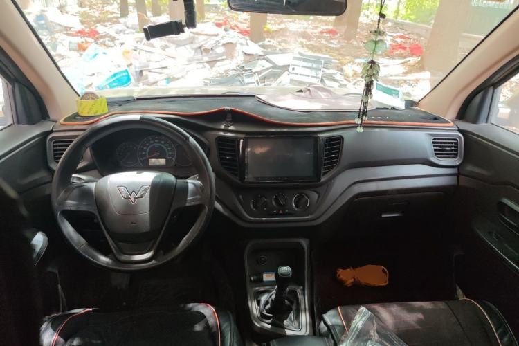 Used Wuling Hongguang V 2019 1.5L Enjoyment Version China VI LAR Center Console