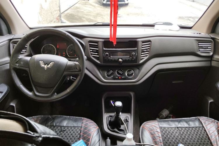Used Wuling Hongguang V 2019 1.5L Base Version China VI LAR Center Console