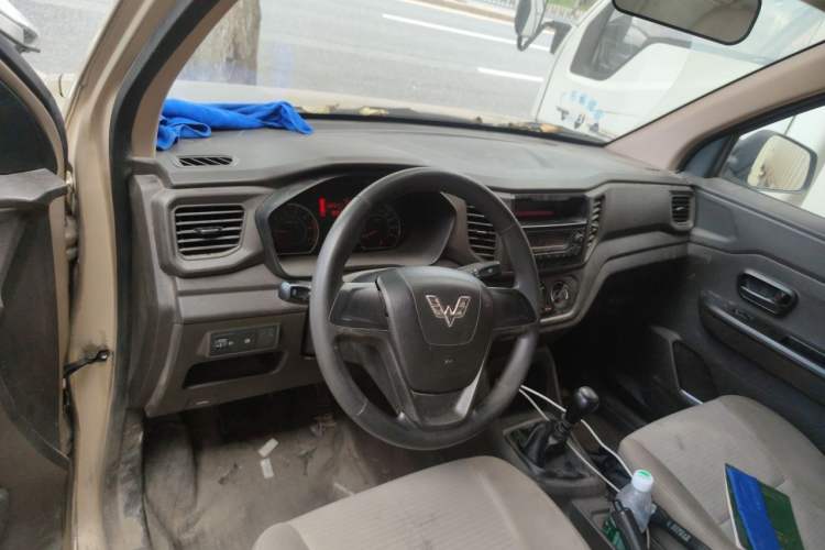 Used Wuling Hongguang V 2019 1.5L Jingqu Version China VI LAR Center Console