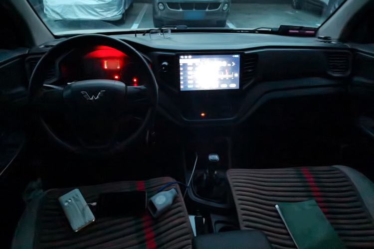 Used Wuling Hongguang V 2019 1.5L Standard Version China VI LAR Center Console