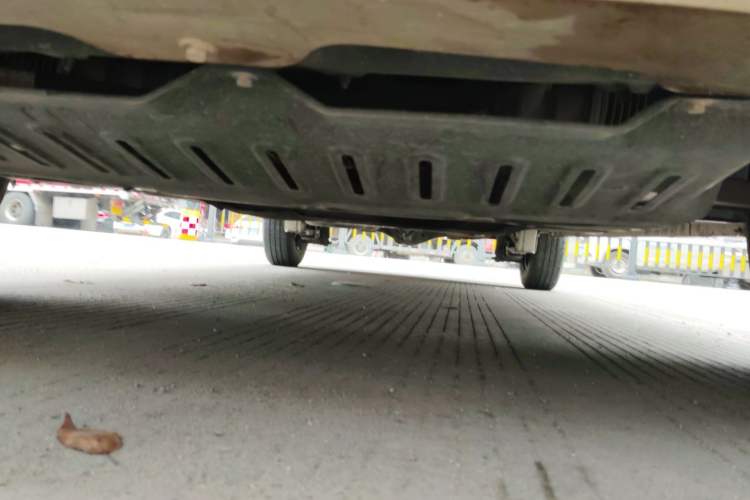 Used Wuling Hongguang V 2019 1.5L Base Version China VI LAR Chassis Front