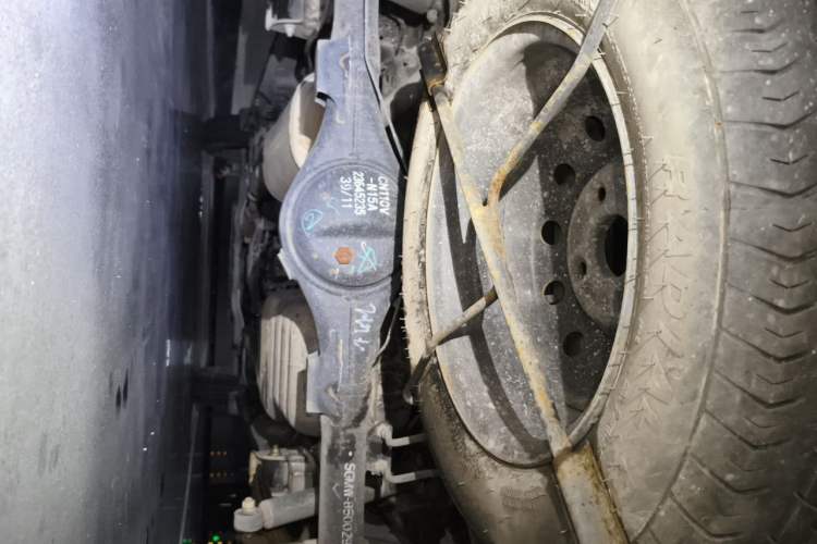 Used Wuling Hongguang V 2019 1.5L Jingqu Edition Sealed-Window Vehicle China VI LAR Chassis Rear