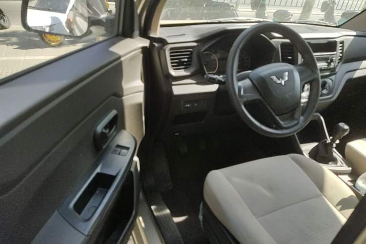 Used Wuling Hongguang V 2019 1.5L Jingqu Version China VI LAR Driver Seat