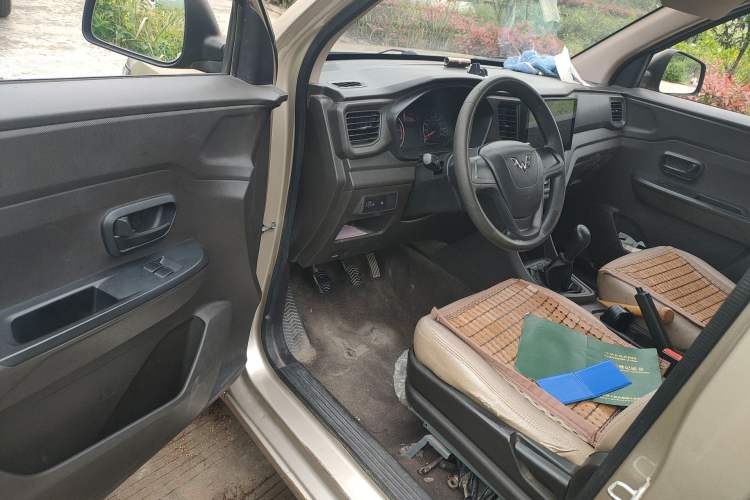 Used Wuling Hongguang V 2019 1.5L Base Version L2B Driver Seat