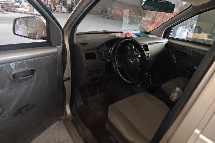 Used Wuling Hongguang V 2019 1.5L Base Window-Sealed Vehicle China VI LAR Driver Seat