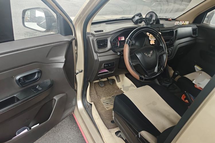 Used Wuling Hongguang V 2019 1.5L Base Version China VI LAR Driver Seat