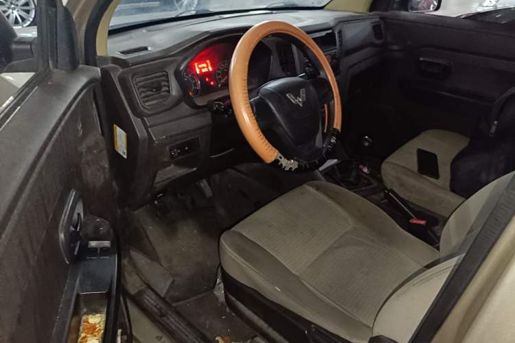 Used Wuling Hongguang V 2019 1.5L Jingqu Version China VI LAR Driver Seat