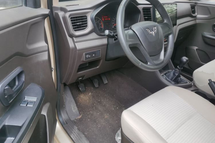 Used Wuling Hongguang V 2019 1.5L Jingqu Version China VI LAR Driver Seat