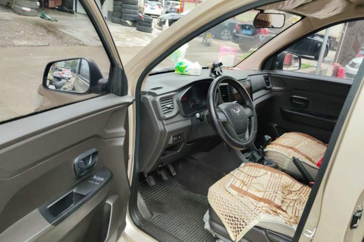 Used Wuling Hongguang V 2019 1.5L Base Version China VI LAR Driver Seat