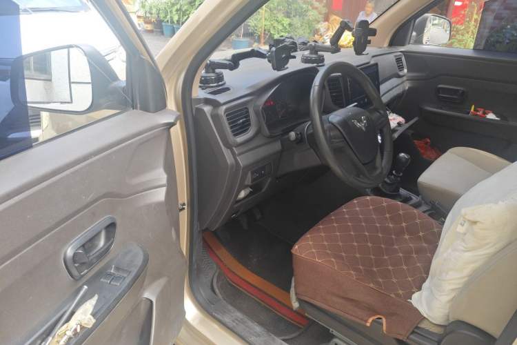 Used Wuling Hongguang V 2019 1.5L Jingqu Version China VI LAR Driver Seat