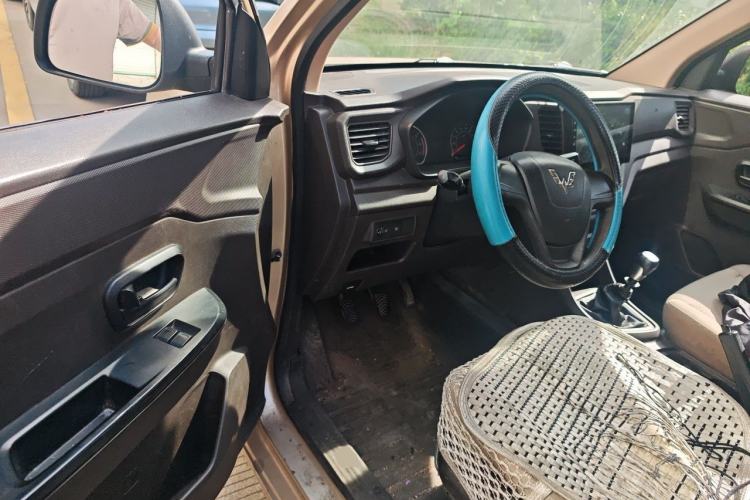 Used Wuling Hongguang V 2019 1.5L Jingqu Version China VI LAR Driver Seat