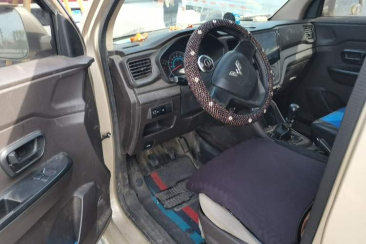 Used Wuling Hongguang V 2019 1.5L Standard Version China VI LAR Driver Seat