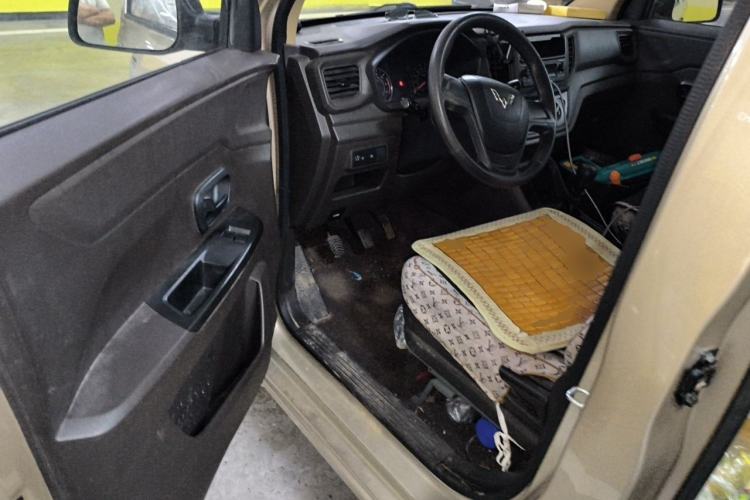 Used Wuling Hongguang V 2019 1.5L Jingqu Version China VI LAR Driver Seat
