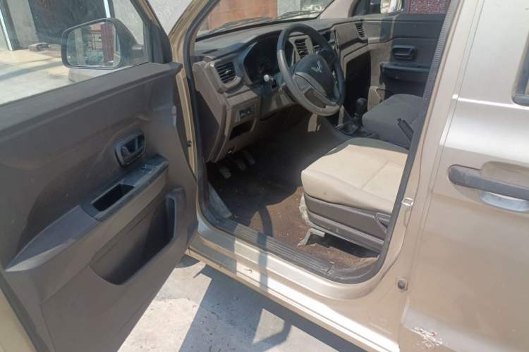 Used Wuling Hongguang V 2019 1.5L Base Version China VI LAR Driver Seat